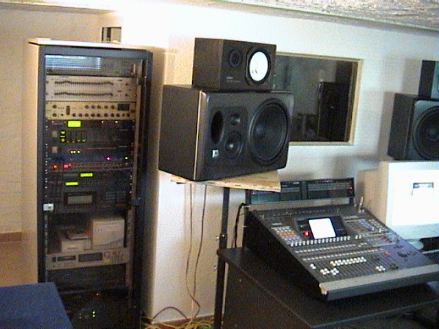 Studio 4b Cantarelos 2004