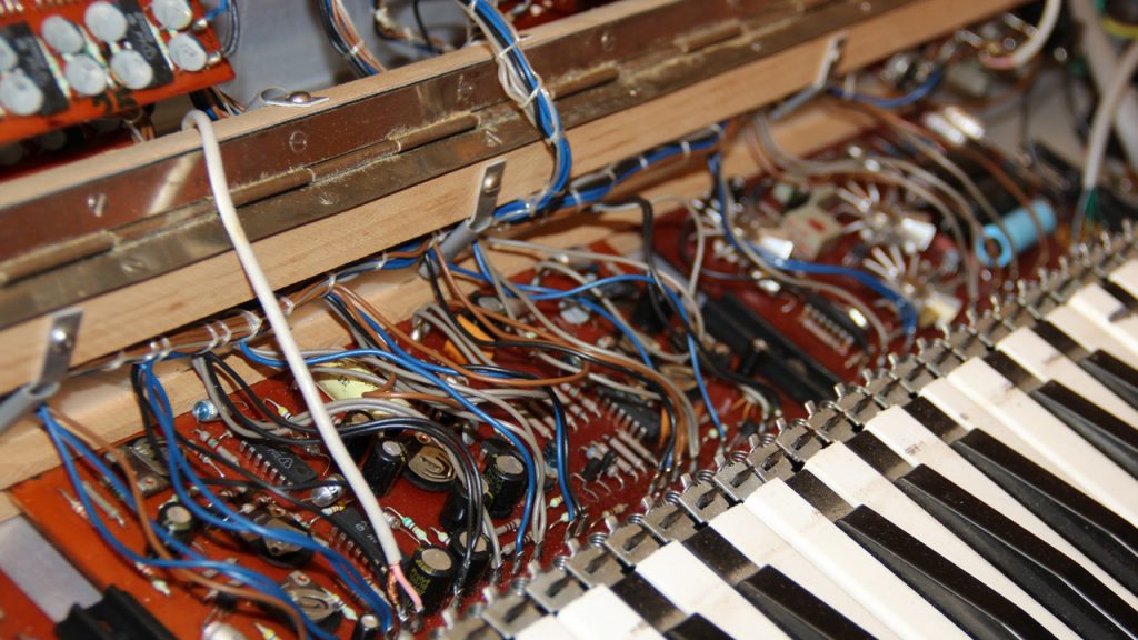 Ctl vermona gdr synthesizer 1983 inside b