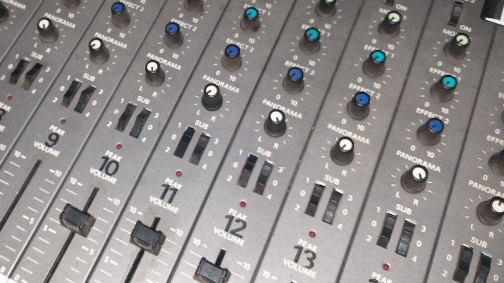 Cantarelos vermona mixer 1642 gdr analog